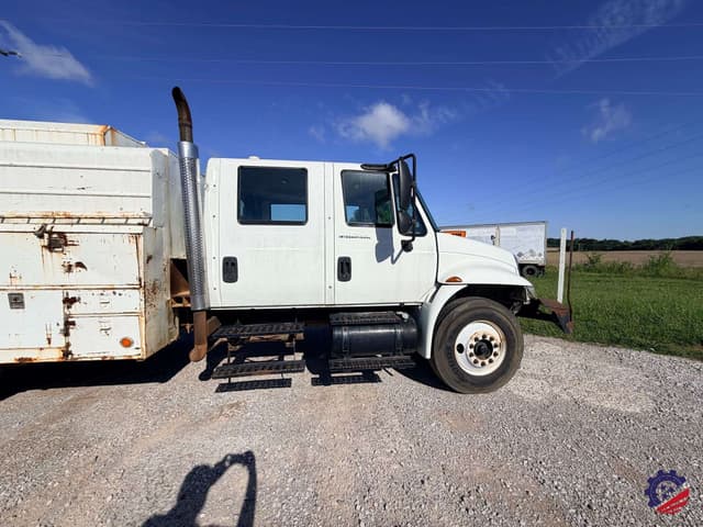 Image of International Durastar 4200 equipment image 4