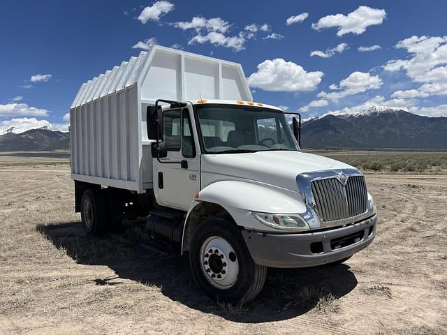 Image of International Durastar 4300 equipment image 2