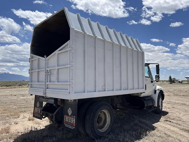 Image of International Durastar 4300 equipment image 4