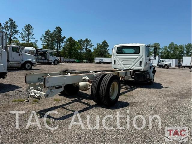 Image of International Durastar 4300 equipment image 4