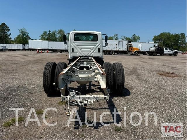 Image of International Durastar 4300 equipment image 3