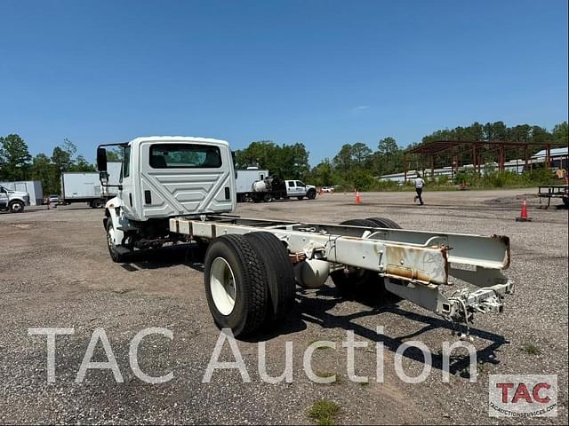 Image of International Durastar 4300 equipment image 2