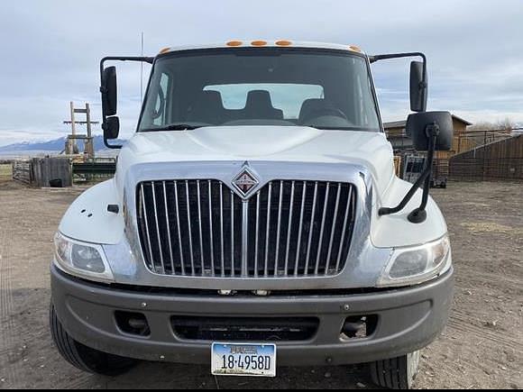 Image of International Durastar 4300 equipment image 1