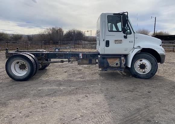 Image of International Durastar 4300 equipment image 3