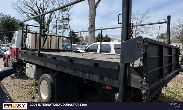 Image of International Durastar 4300 equipment image 2