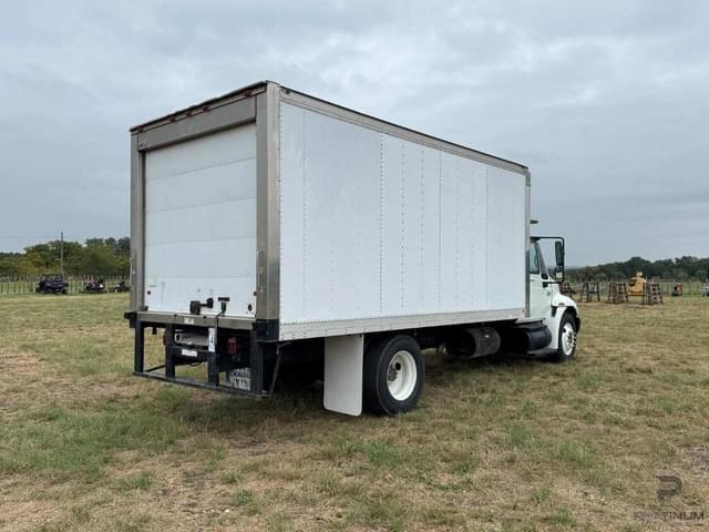 Image of International Durastar 4300 equipment image 1