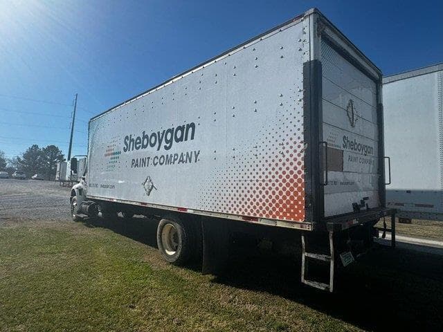 Image of International DuraStar 4400 equipment image 2