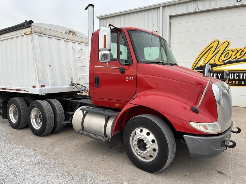 2006 International  Transtar 8600 Equipment Image0