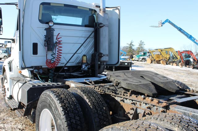 Image of International  Transtar 8600 equipment image 4