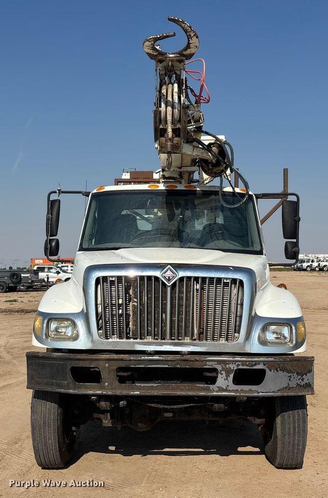Image of International Workstar 7300 equipment image 1