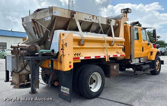 Image of International Workstar 7400 equipment image 4