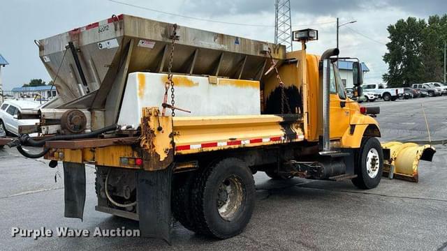 Image of International Workstar 7400 equipment image 4