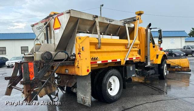Image of International Workstar 7400 equipment image 4