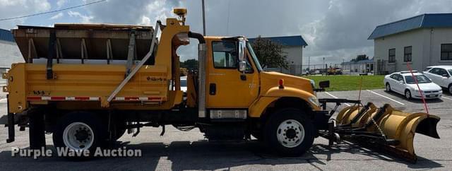 Image of International Workstar 7400 equipment image 3