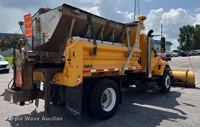 Image of International Workstar 7400 equipment image 4