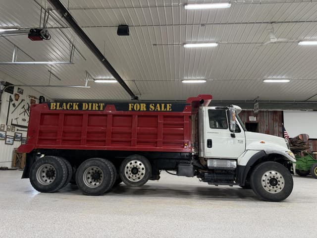 Image of International Workstar 7500 equipment image 1