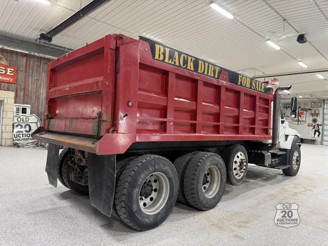 Image of International Workstar 7500 equipment image 2