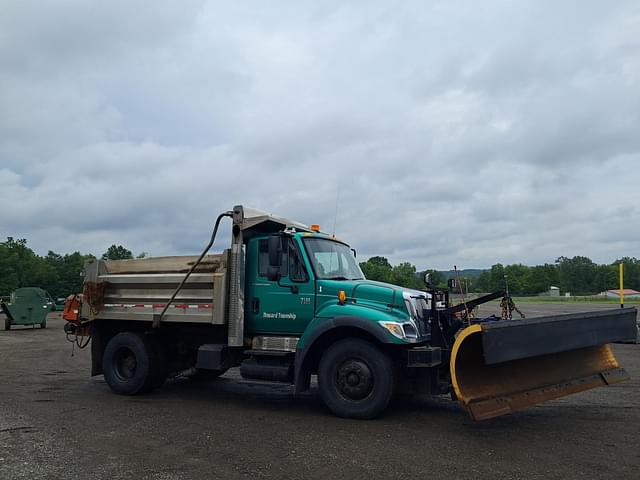 Image of International Workstar 7500 equipment image 1
