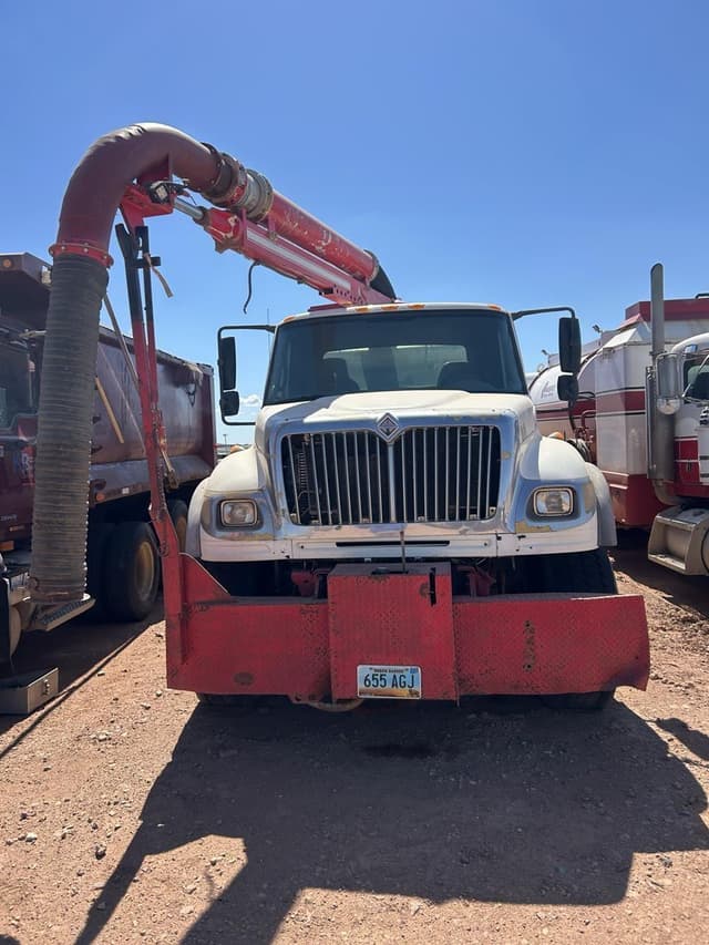 Image of International WorkStar 7600 equipment image 1