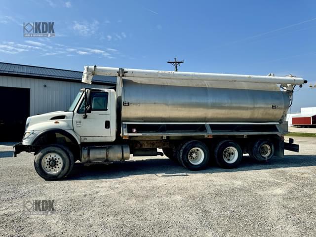 Image of International WorkStar 7600 equipment image 3