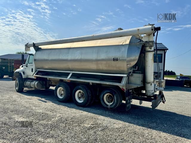 Image of International WorkStar 7600 equipment image 4