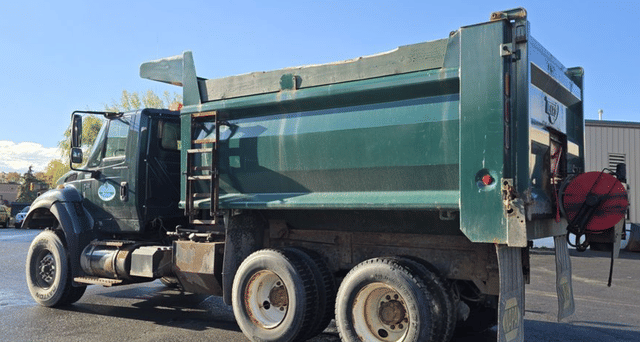 Image of International WorkStar 7600 equipment image 1