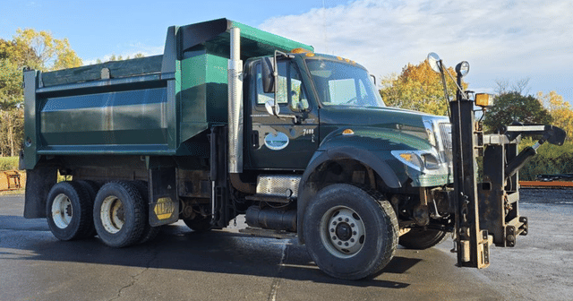 Image of International WorkStar 7600 equipment image 4