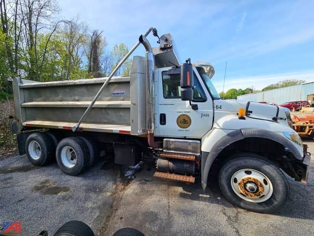 Image of International WorkStar 7600 equipment image 4