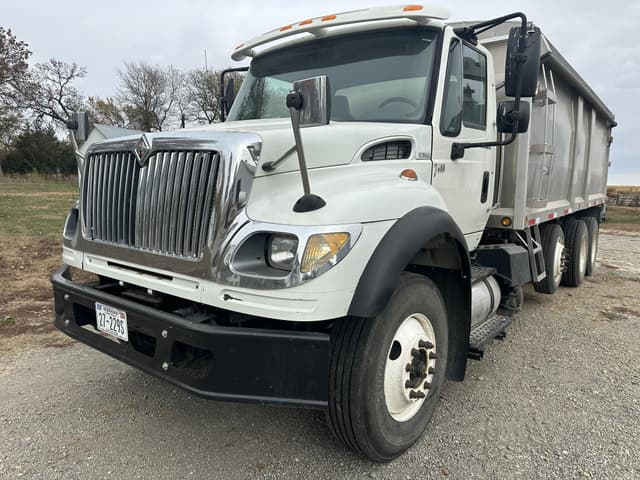 Image of International WorkStar 7600 equipment image 4