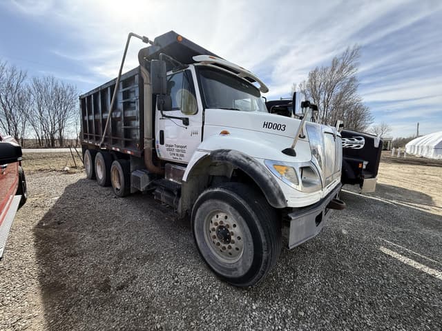 Image of International WorkStar 7600 equipment image 3