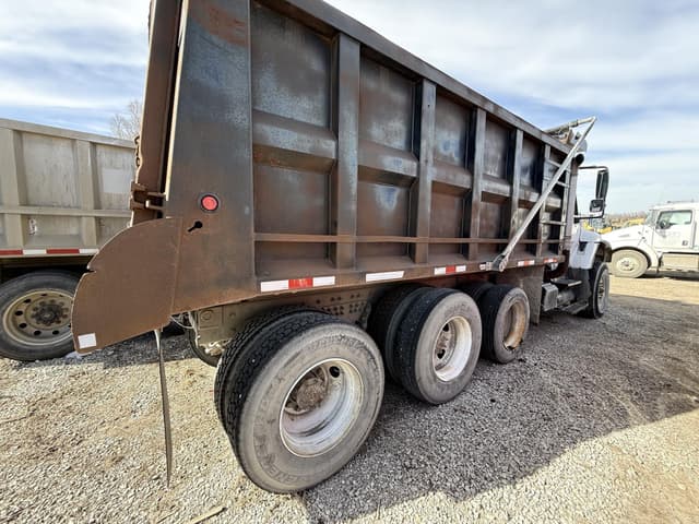 Image of International WorkStar 7600 equipment image 4