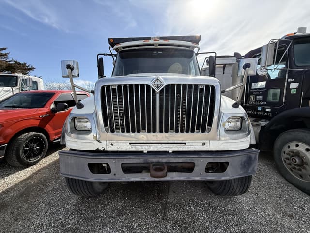 Image of International WorkStar 7600 equipment image 2