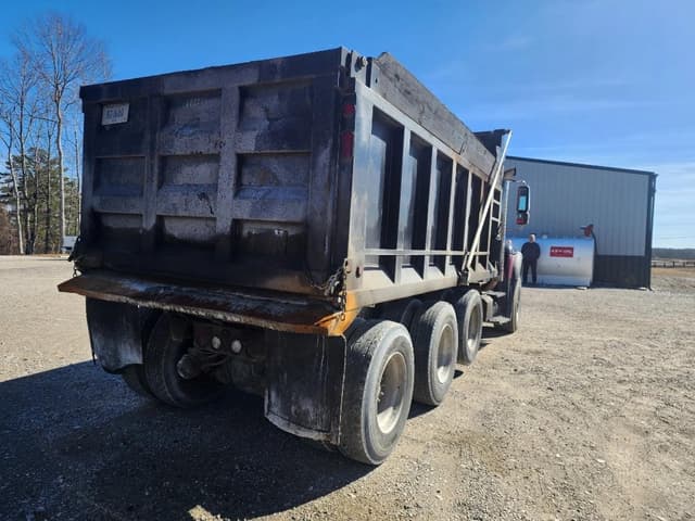 Image of International 7600 equipment image 4