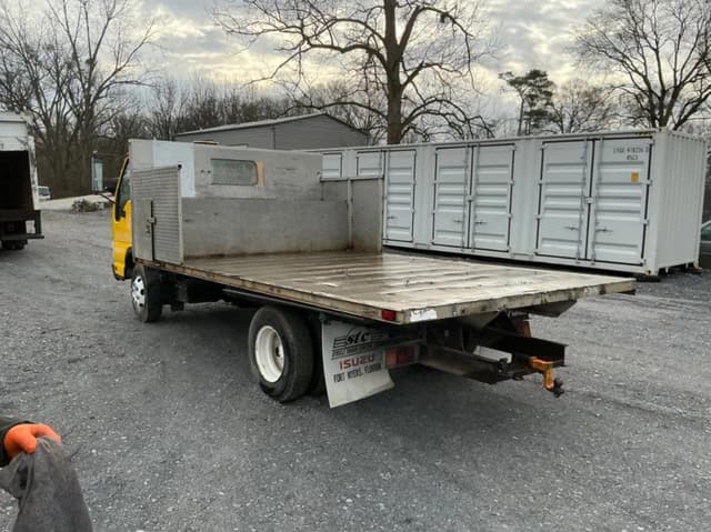 Image of Isuzu NPR equipment image 2