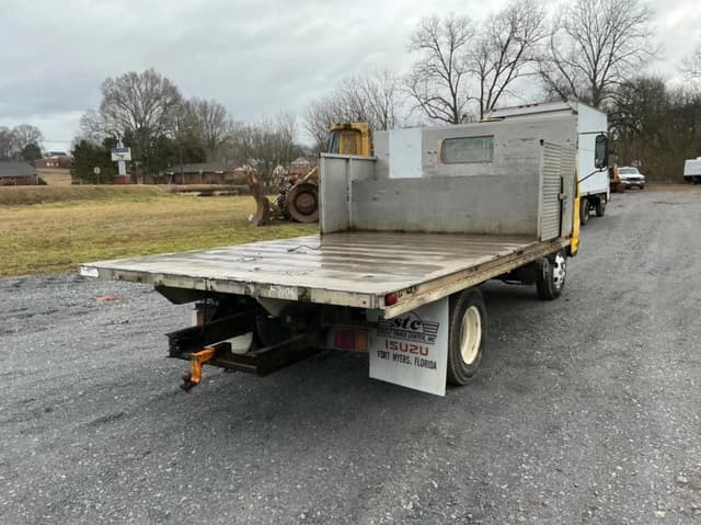 Image of Isuzu NPR equipment image 4