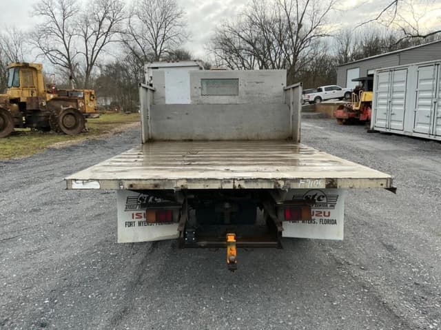 Image of Isuzu NPR equipment image 3