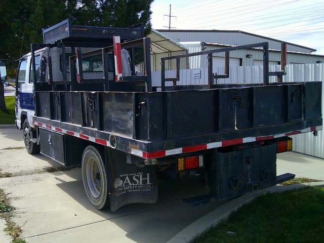 Image of Isuzu NQR equipment image 2