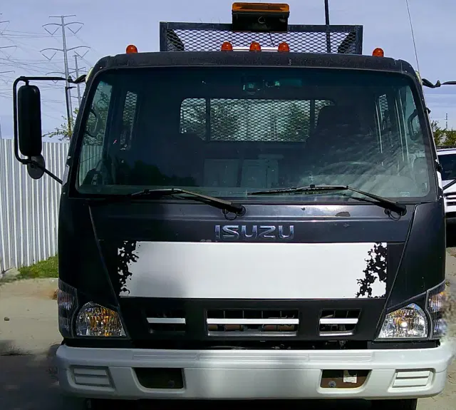 Image of Isuzu NQR equipment image 4