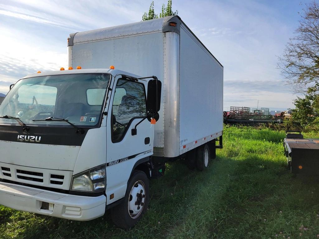 Image of Isuzu NRR Primary image