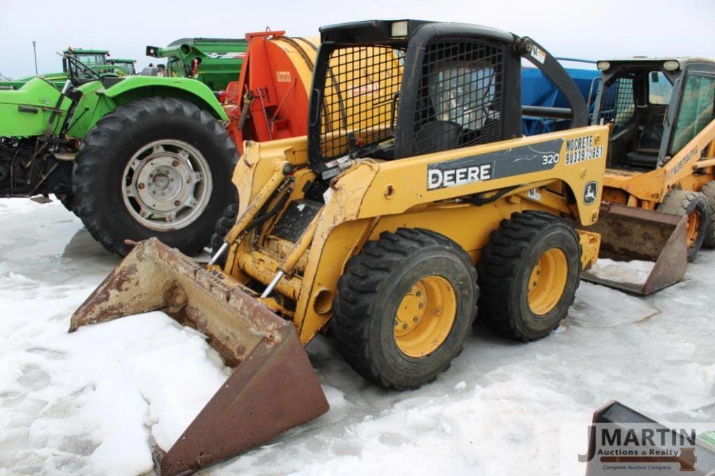 Main image John Deere 320