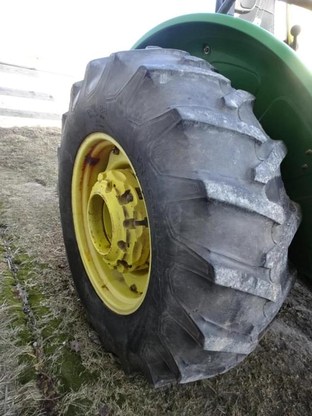 Image of John Deere 5425 equipment image 4