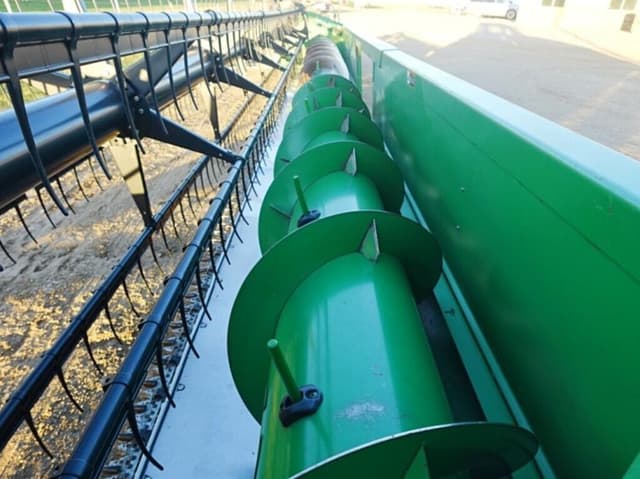 Image of John Deere 630F equipment image 4