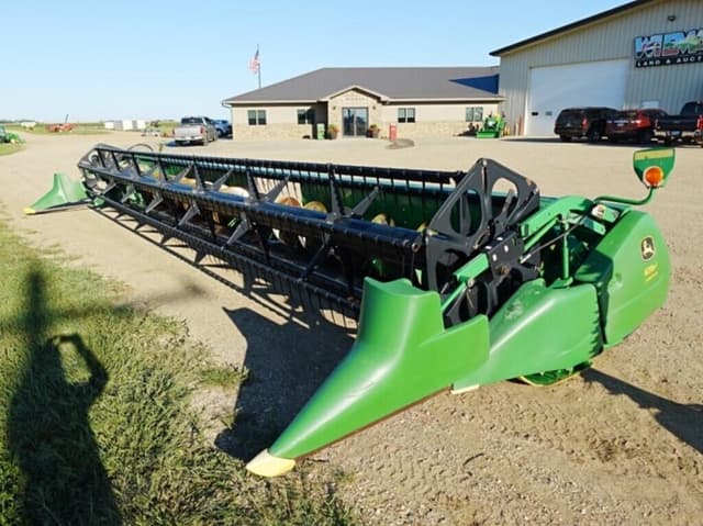 Image of John Deere 635 equipment image 2