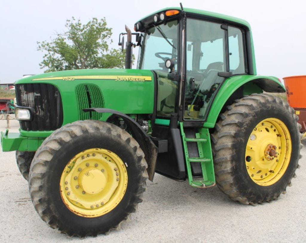 Main image John Deere 7520