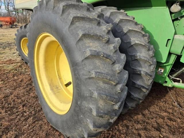 Image of John Deere 9760 STS equipment image 3