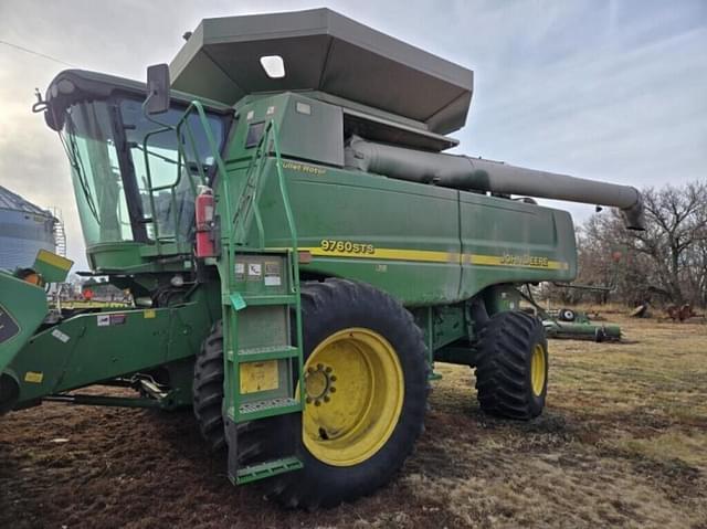 Image of John Deere 9760 STS equipment image 1