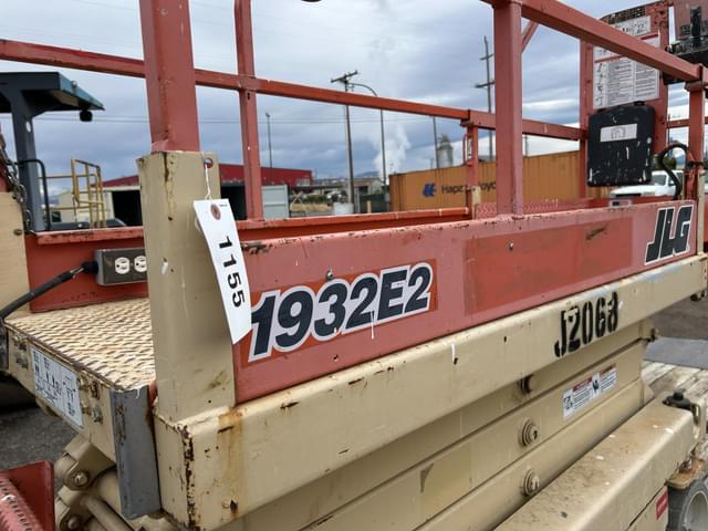 Image of JLG 1932E2 equipment image 3