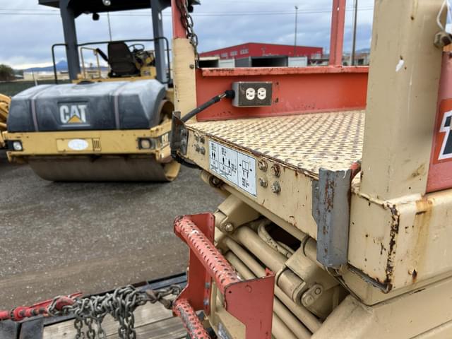Image of JLG 1932E2 equipment image 2