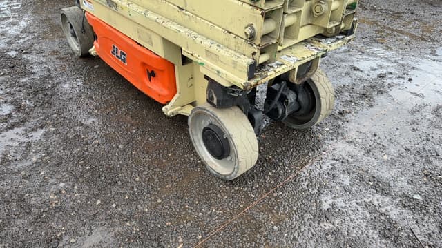 Image of JLG 2630ES equipment image 2