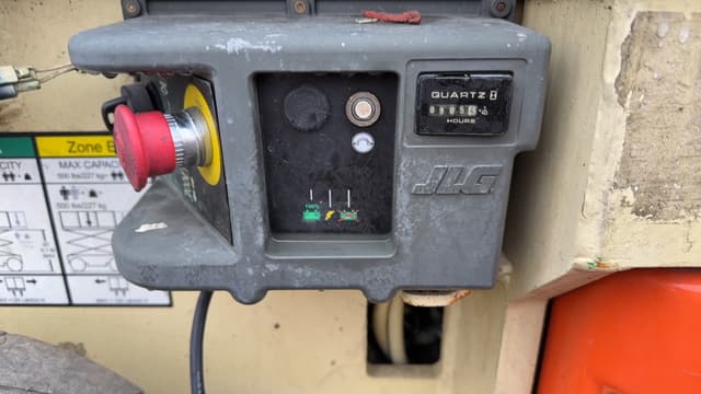 Image of JLG 2630ES equipment image 4